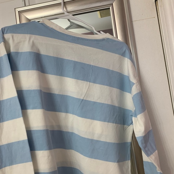 Ladies short length shirt - Picture 4 of 5